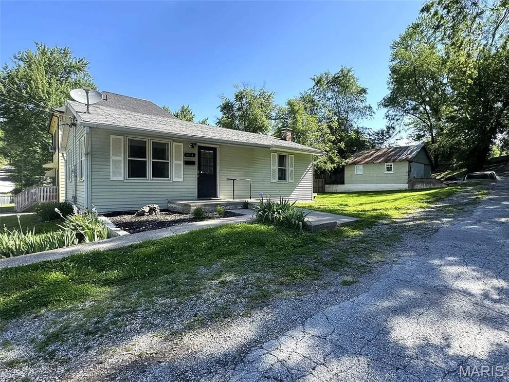 Unit for sale at 814 Walnut Street, Hannibal, MO 63401