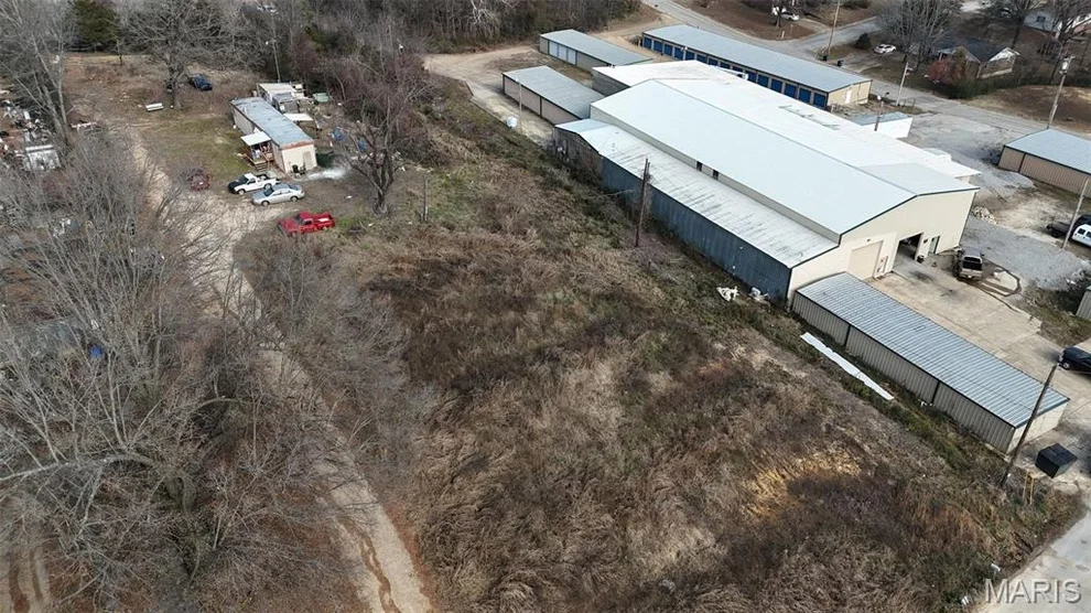 Unit for sale at 2057 Cravens, Poplar Bluff, MO 63901
