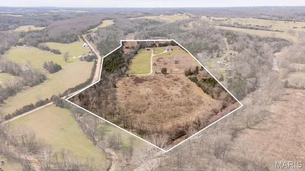 Unit for sale at 127 Doolittle Lane, Chamois, MO 65024