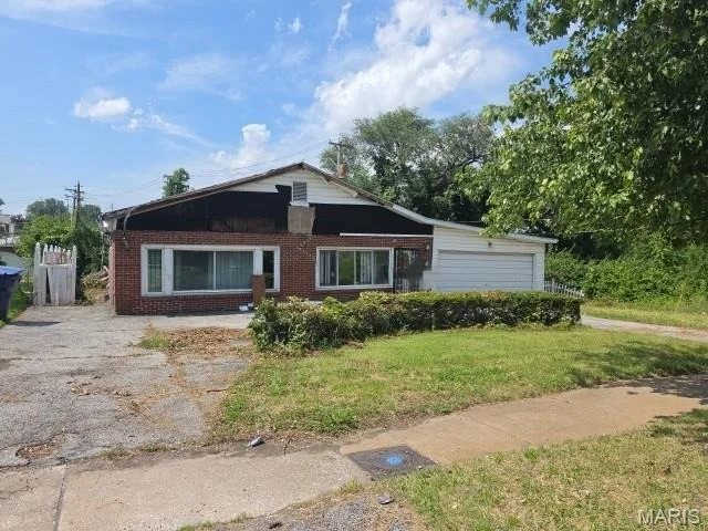 Unit for sale at 4327 N Taylor Avenue, St Louis, MO 63115