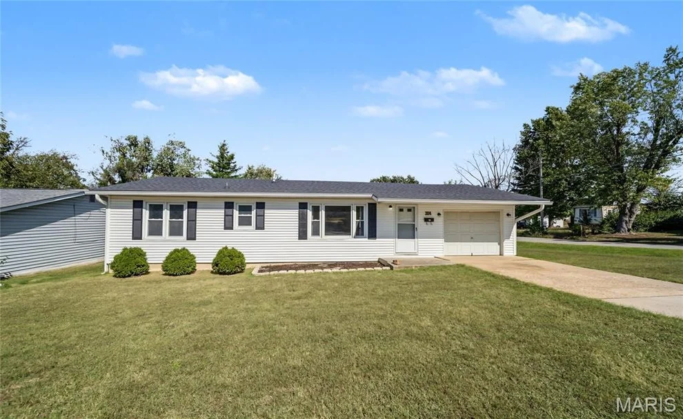 Unit for sale at 304 E Margaret Street, Salem, MO 65560