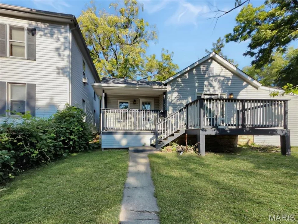 Unit for sale at 806 N 2nd Street, De Soto, MO 63020