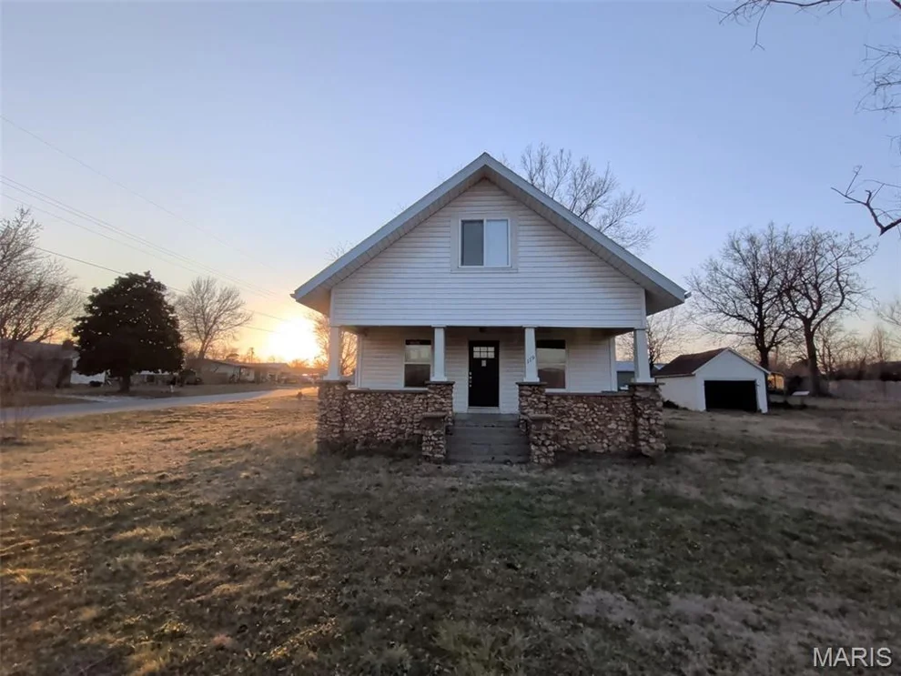 Unit for sale at 119 1st Street, Pineville, MO 64843