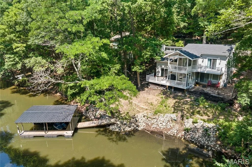 Unit for sale at 48 Lake Village Road, Eldon, MO 65026