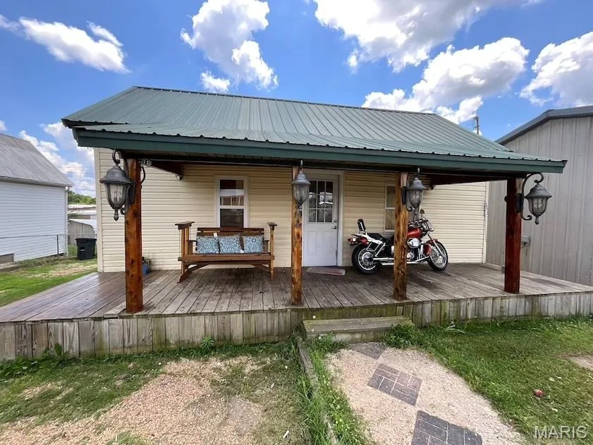 Unit for sale at 107 E 2nd Street, Mountain View, MO 65548