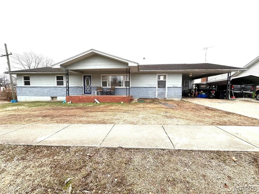 Unit for sale at 123 E 3rd Street, Mountain View, MO 65548