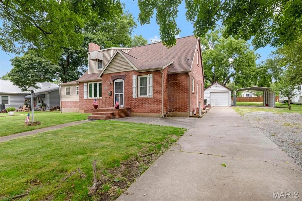Unit for sale at 421 W College Street, Aurora, MO 65605