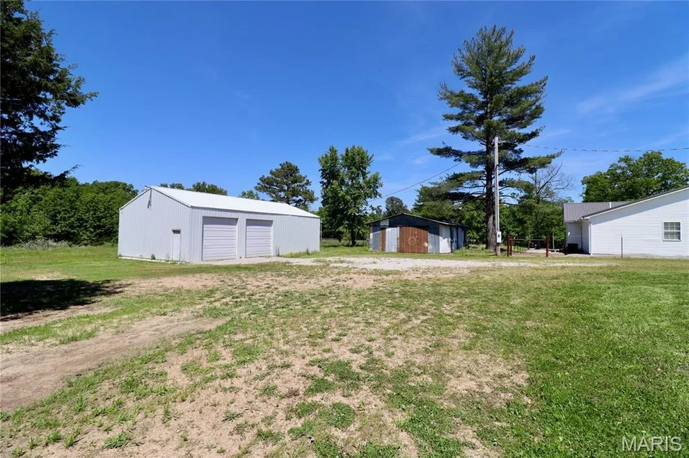 Unit for sale at 25915 Foxwood Lane, Lebanon, MO 65536