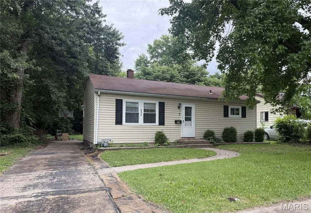 Unit for sale at 636 Royal Heights Road, Belleville, IL 62226