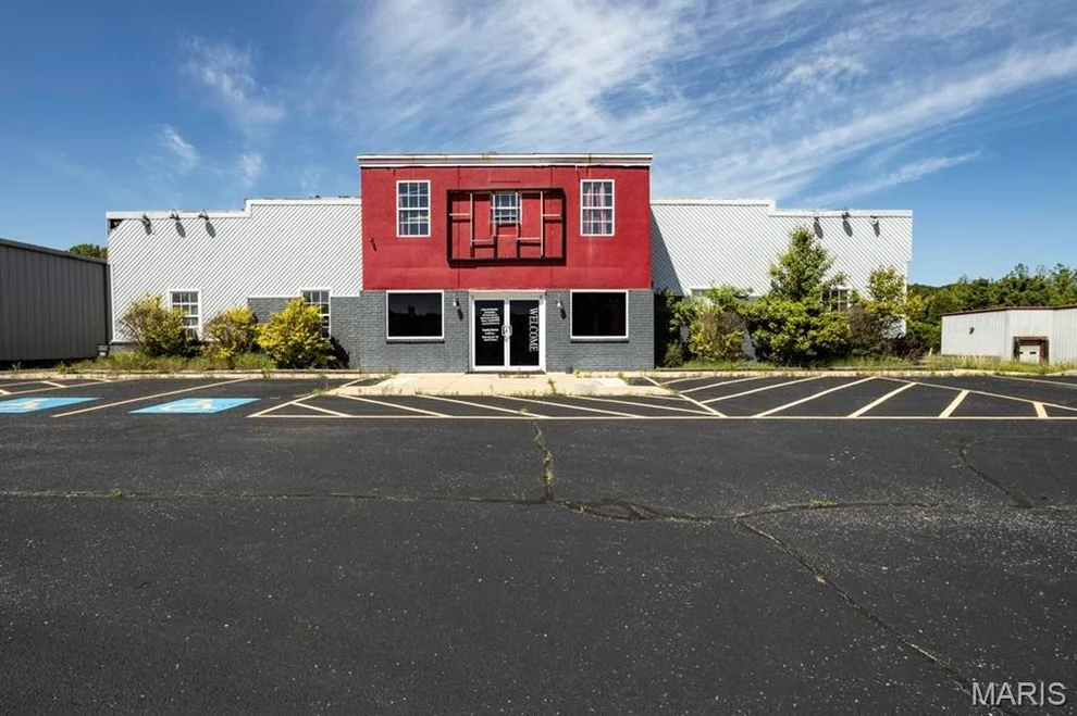 Unit for sale at 100 Ashley May, Waynesville, MO 65583