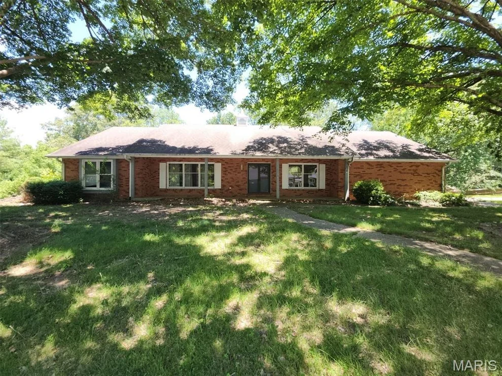 Unit for sale at 614 7th Street, Scott City, MO 63780