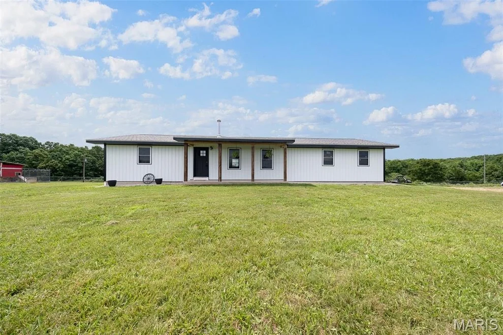 Unit for sale at 13710 County Road 6080, Edgar Springs, MO 65462