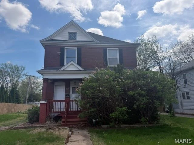 Unit for sale at 124 Carlyle Avenue, Belleville, IL 62220