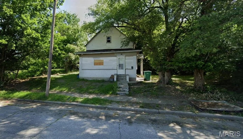 Unit for sale at 1713 Market Avenue, East St Louis, IL 62207
