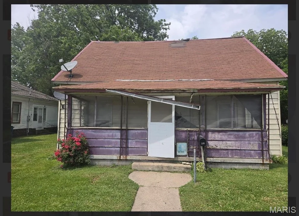 Unit for sale at 308 Cleveland St, Charleston, MO 63834