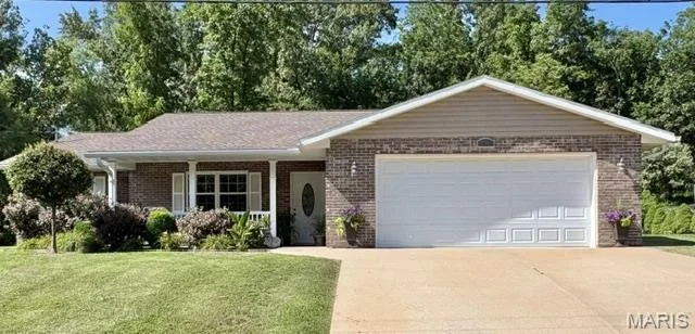 Unit for sale at 210 Stone Ridge Drive, Hannibal, MO 63401
