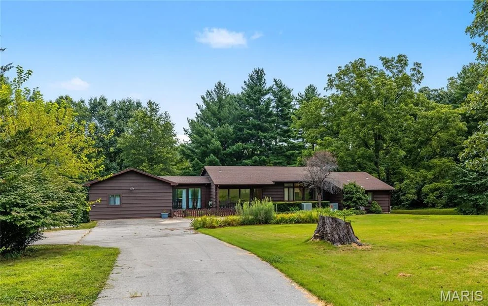 Unit for sale at 841 Dilworth Road, Lebanon, MO 65536