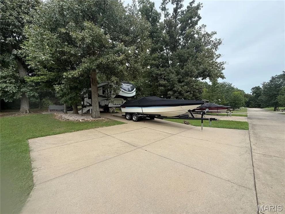Unit for sale at 19340 Highway J #33, Monroe City, MO 63456