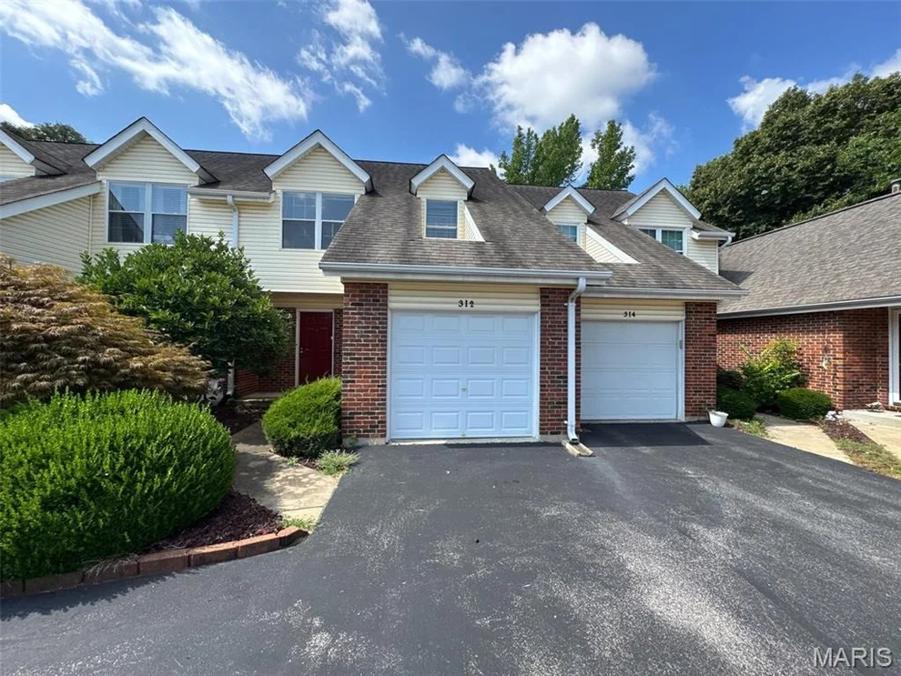Unit for sale at 312 Crown Colony Court, St Peters, MO 63376
