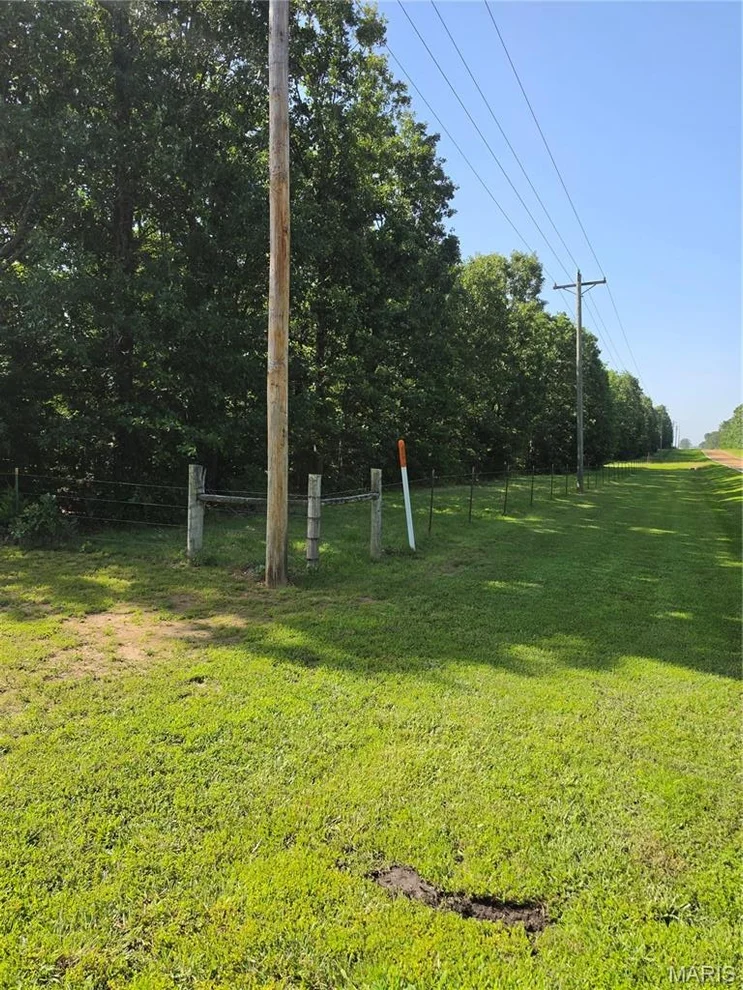 Unit for sale at 11526 Highway 5, Grovespring, MO 65662