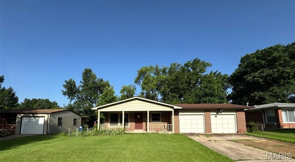 Unit for sale at 125 Saint Benedict Lane, Florissant, MO 63033