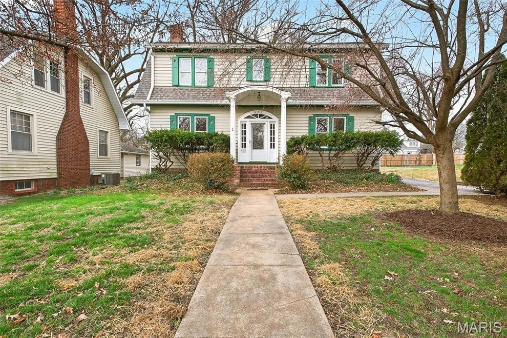 Unit for sale at 321 S Douglas Avenue, Belleville, IL 62220