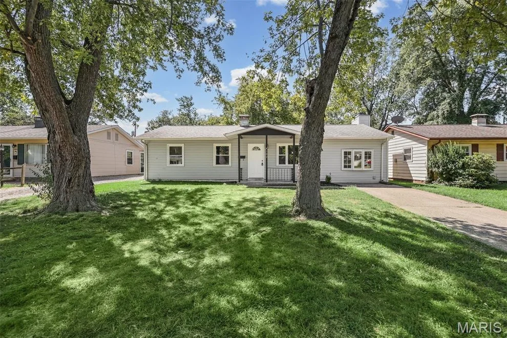 Unit for sale at 4102 N Park Drive, Belleville, IL 62226
