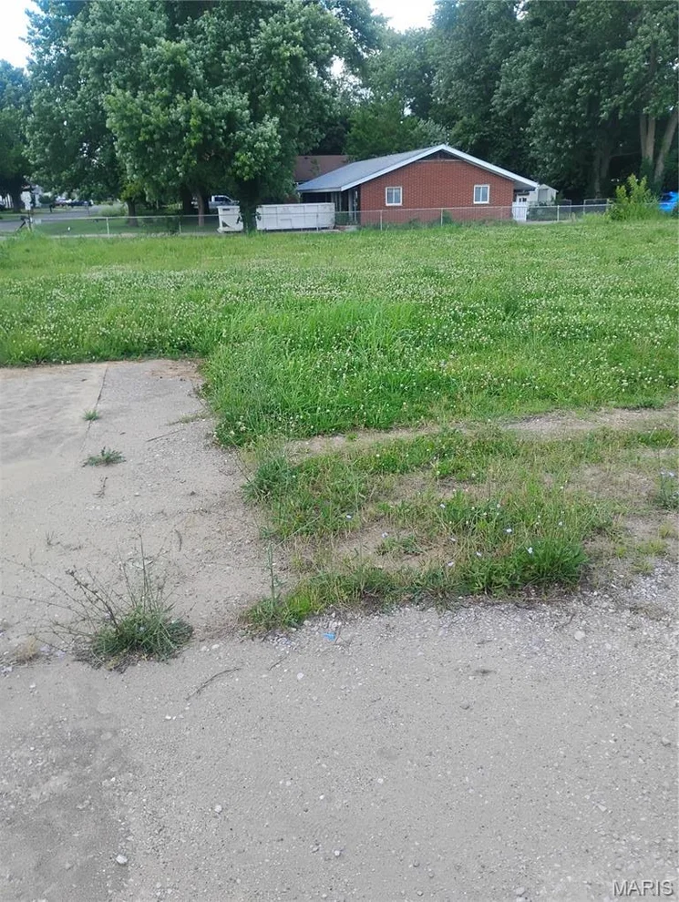 Unit for sale at 0 E Chain Of Rocks Road, Granite City, IL 62040