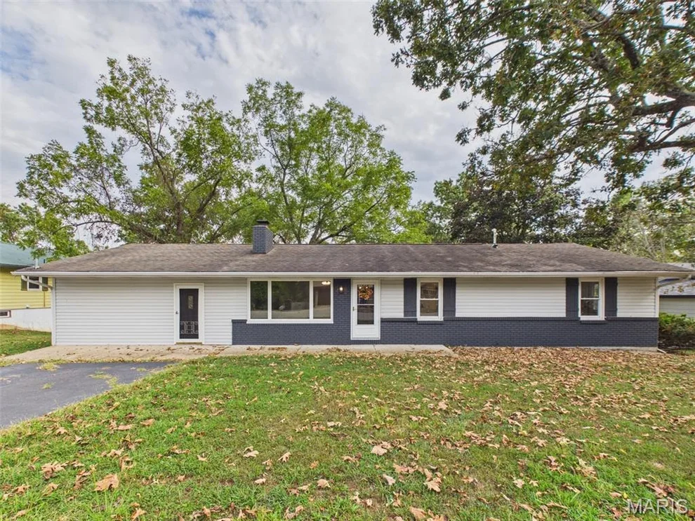Unit for sale at 608 Sunset Drive, Waynesville, MO 65583
