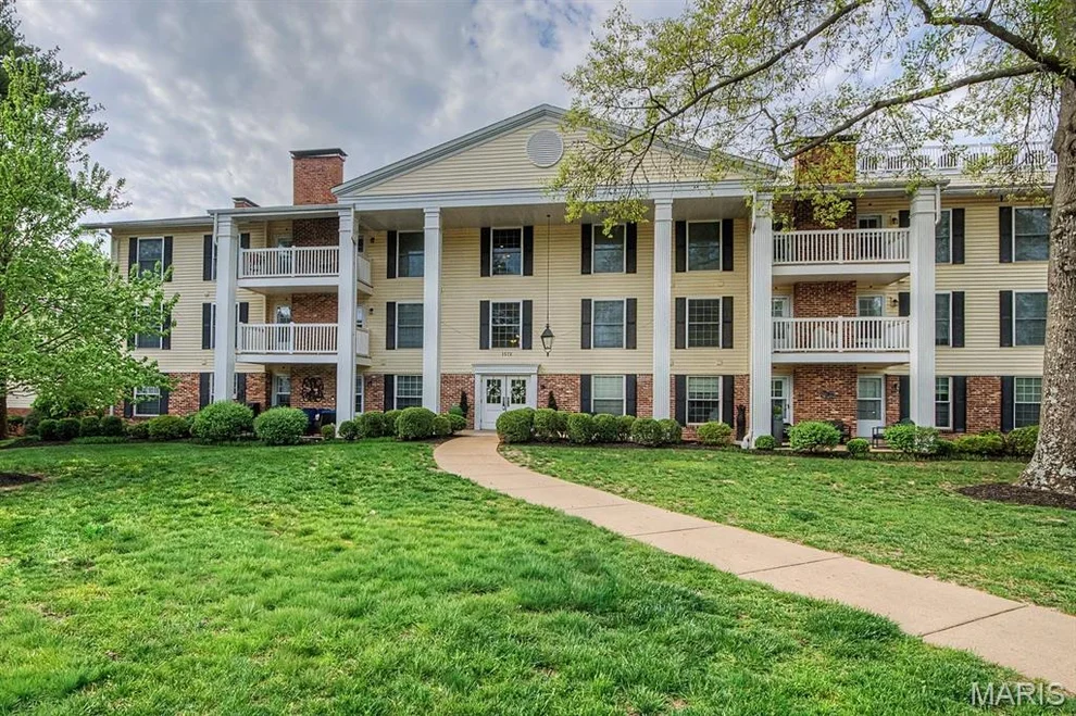 Unit for sale at 1512 Bedford Forge Court, Chesterfield, MO 63017