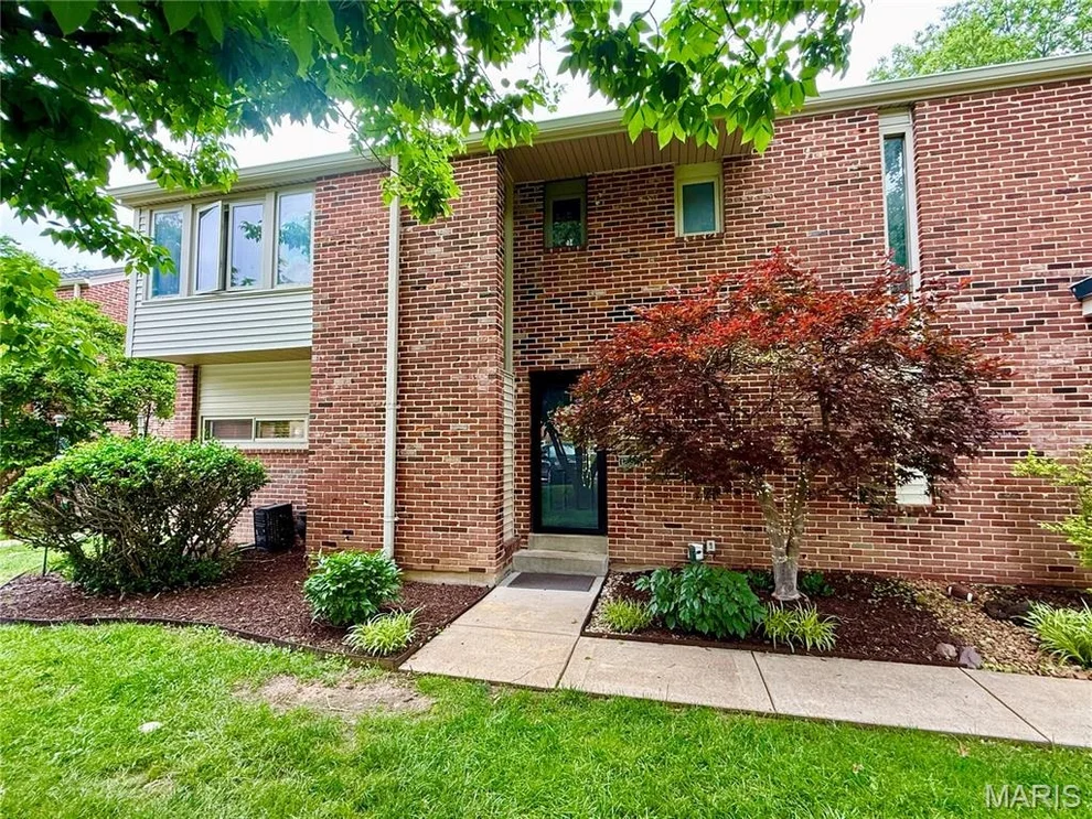 Unit for sale at 12353 Rossridge Court, St Louis, MO 63146