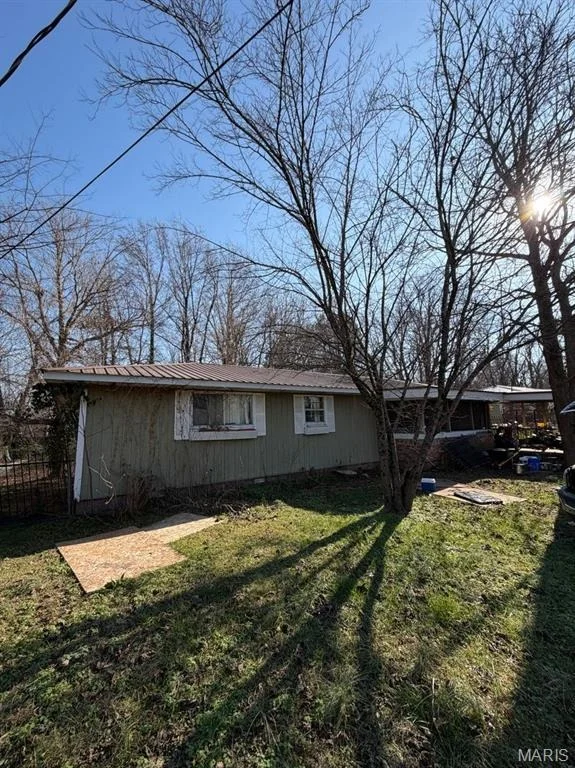Unit for sale at 2320 Thomas Street, Poplar Bluff, MO 63901