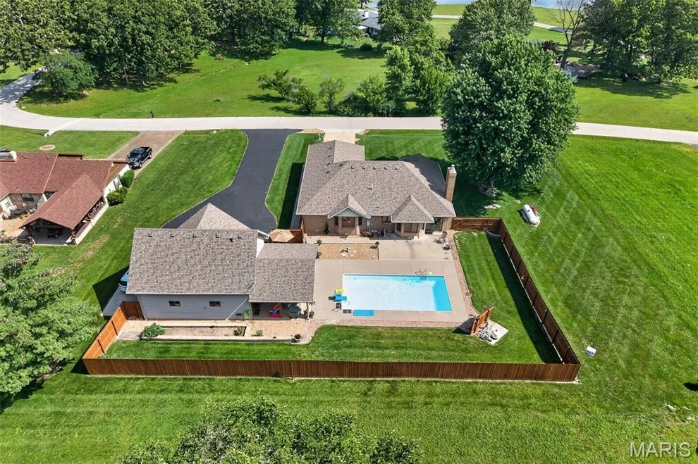 Unit for sale at 26659 Owens Drive, Lebanon, MO 65536
