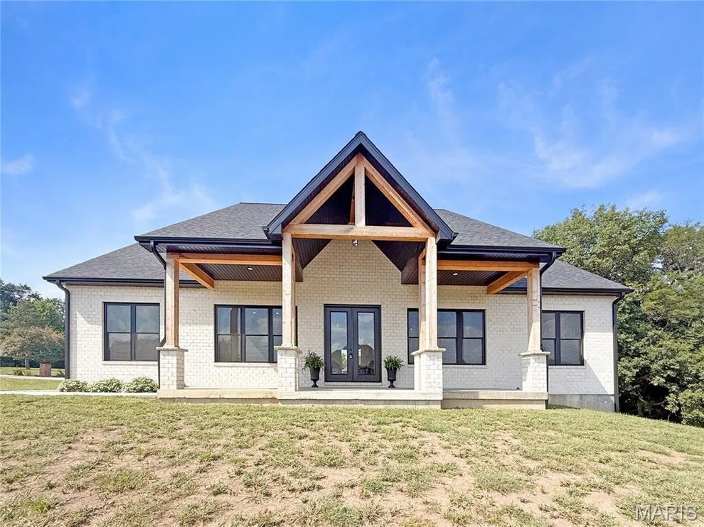 Unit for sale at 10116 Norwoods Ct, Hannibal, MO 63401