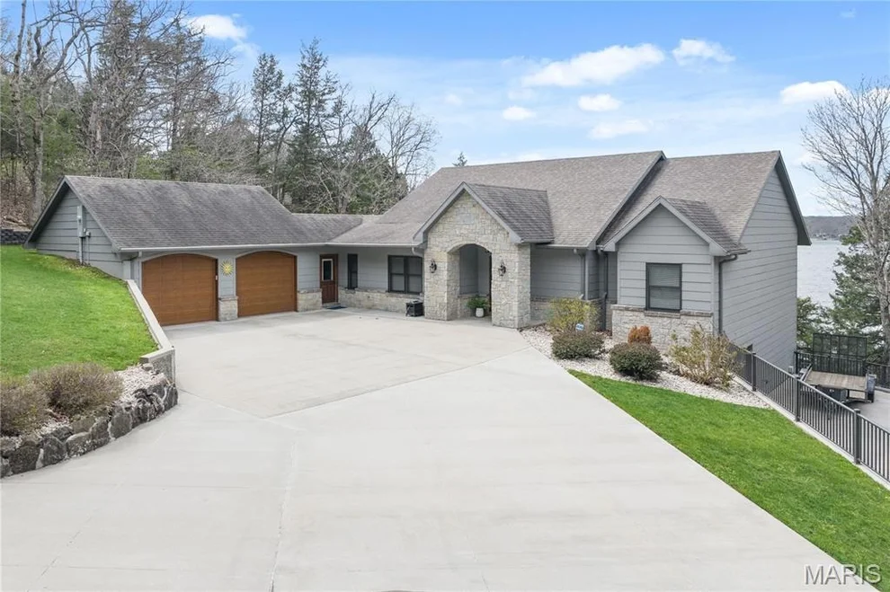 Unit for sale at 18028 Bayview Lane, Rocky Mount, MO 65072