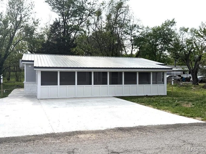 Unit for sale at 910 N Ash Street, Mountain View, MO 65548