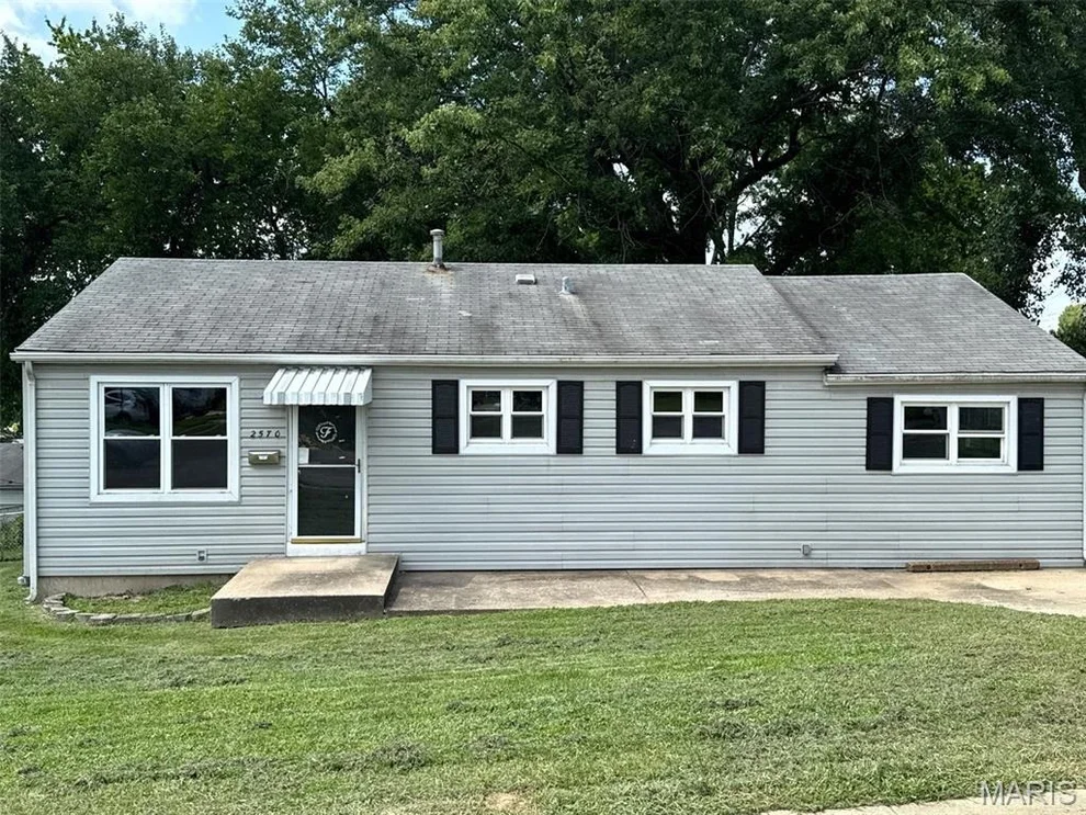 Unit for sale at 2570 Mullanphy Lane, Florissant, MO 63031