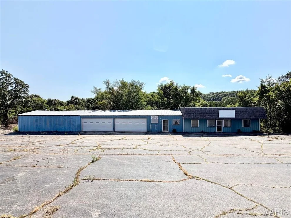 Unit for sale at 4600 S M- Highway 5, Hartville, MO 65667