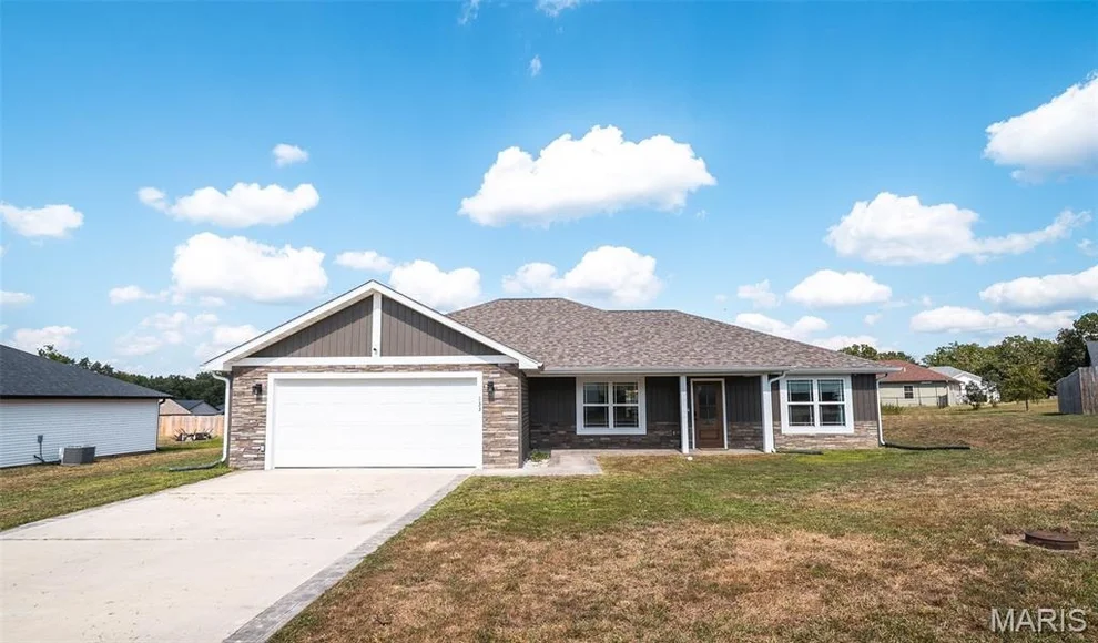 Unit for sale at 133 La Vista Drive, Waynesville, MO 65583