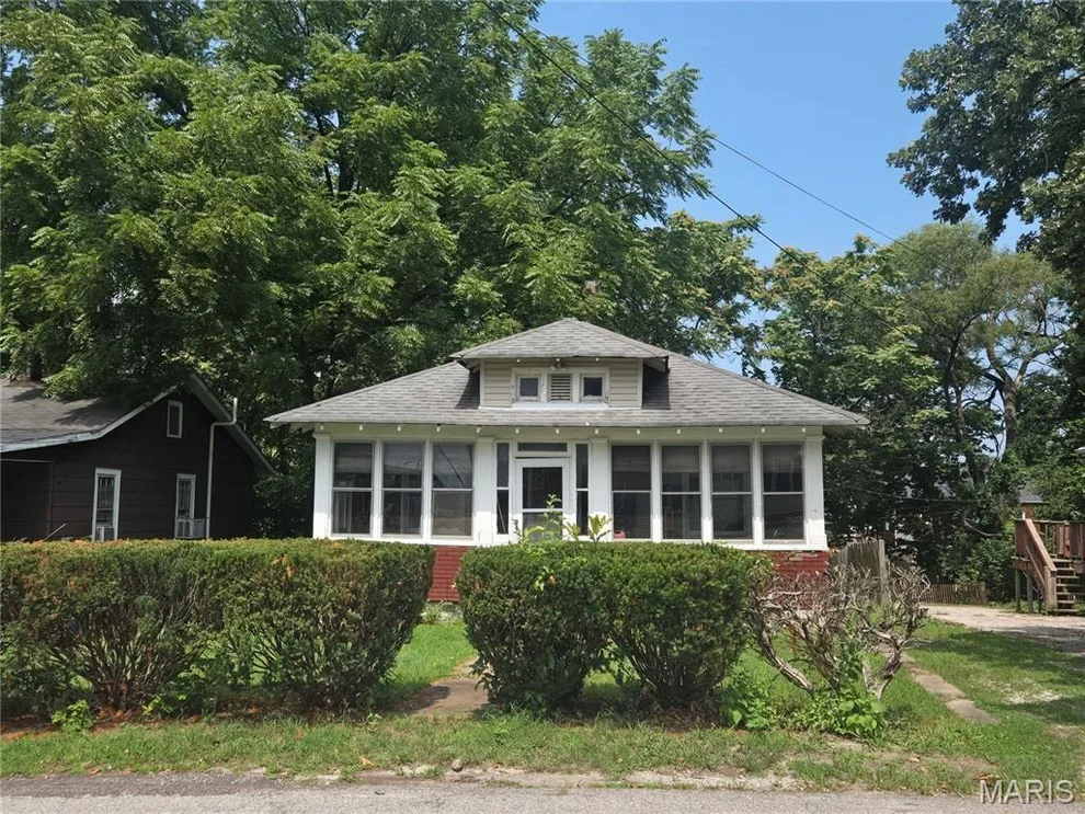 Unit for sale at 3328 Oakland Avenue, Alton, IL 62002