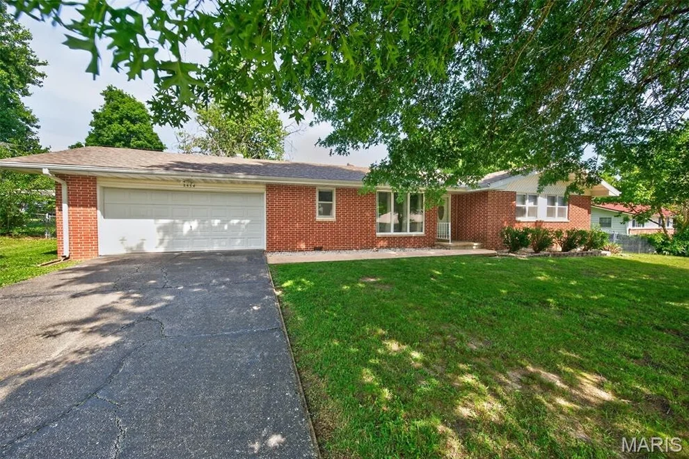 Unit for sale at 2020 Highland Street, Lebanon, MO 65536