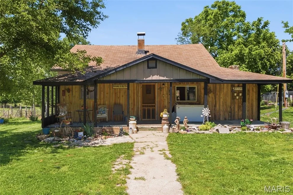 Unit for sale at 210 County Road 320, Alton, MO 65606