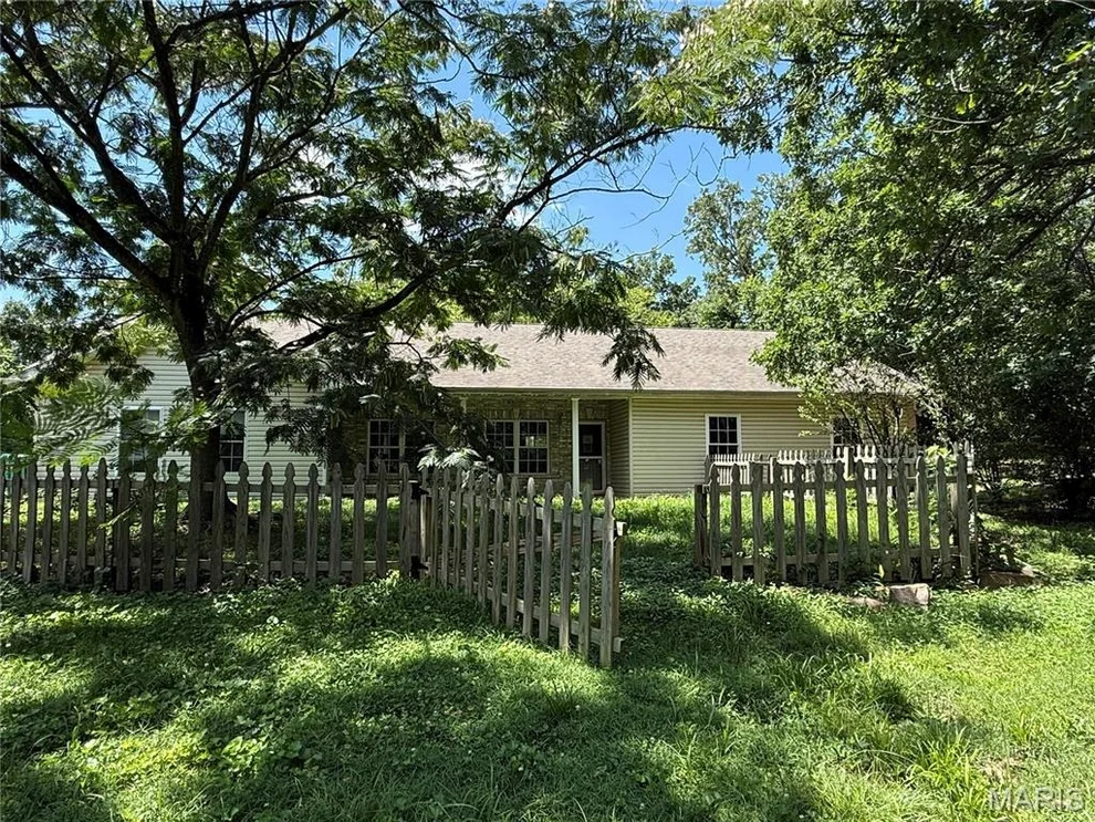 Unit for sale at 30 Highway E, Steelville, MO 65565