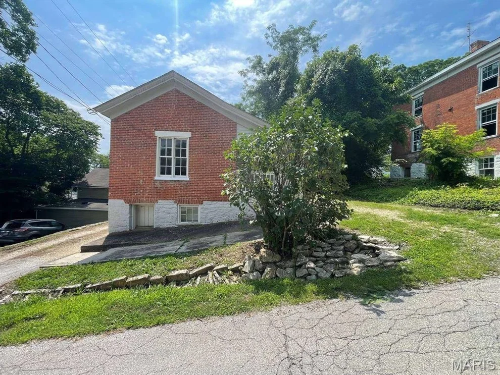 Unit for sale at 206 Howard Street, Clarksville, MO 63336