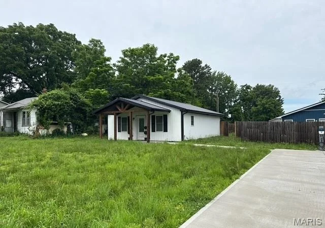 Unit for sale at 207 Home Avenue, St James, MO 65559