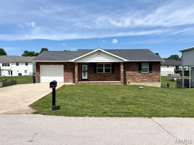 Unit for sale at 19731 Stirrup Lane, Waynesville, MO 65583