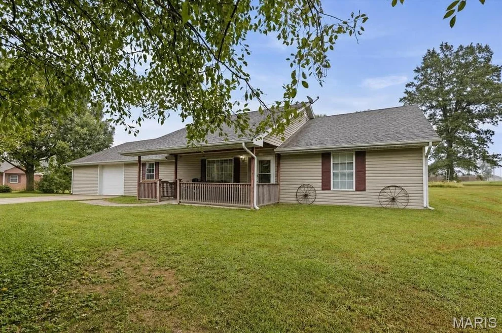 Unit for sale at 116 Elm Avenue, New Bloomfield, MO 65063