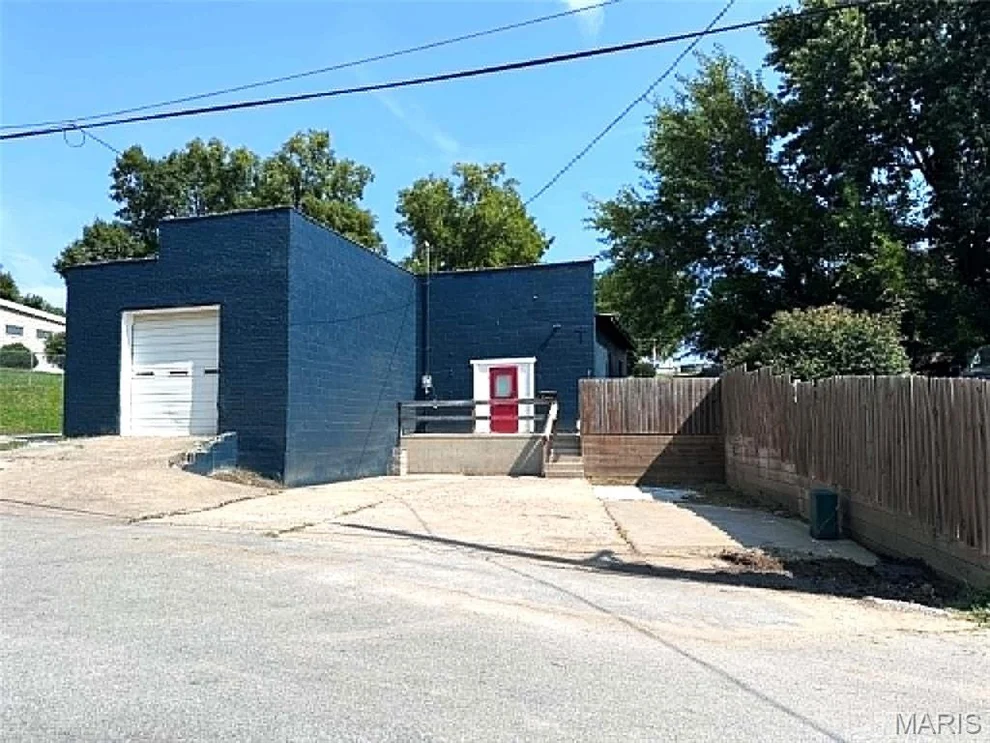 Unit for sale at 802 Wilcox Street, Hannibal, MO 63401