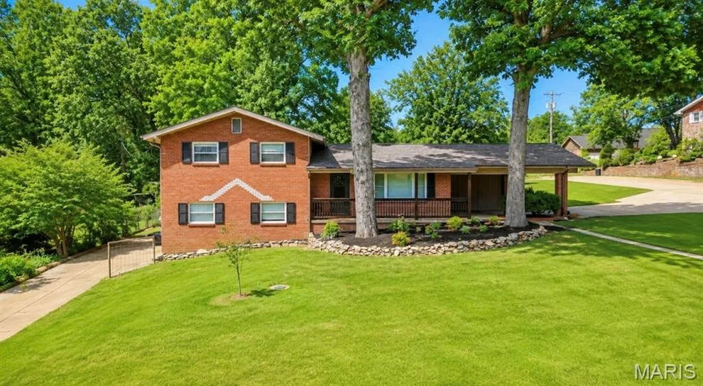 Unit for sale at 1945 Woodhaven Road, Poplar Bluff, MO 63901