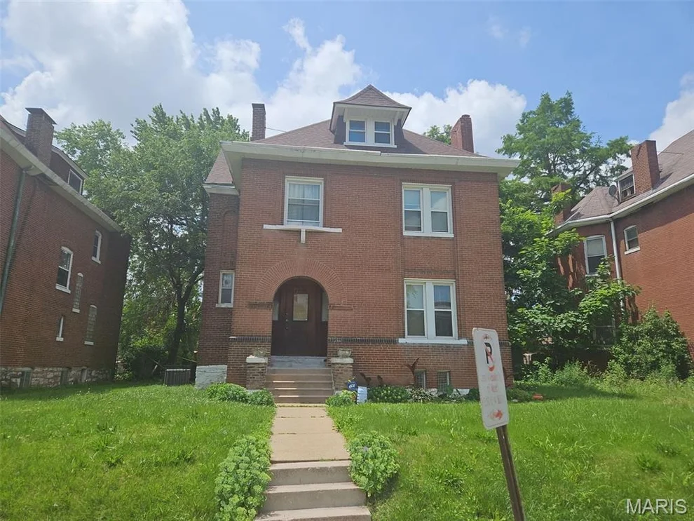 Unit for sale at 4918 Highland Avenue, St Louis, MO 63113